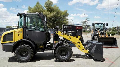 CNH rozpoczyna produkcję elektrycznych ładowarek kołowych